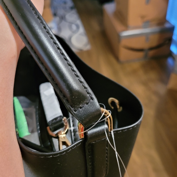 BNWT Michael Kors Bucket Bag - Picture 5 of 7